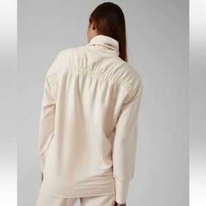 Athleta Balance Cinch Turtleneck Sweatshirt  Chantilly cream size XL